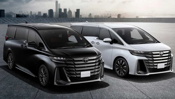 Минивэн Toyota Alphard продают в России почти за 20 миллионов