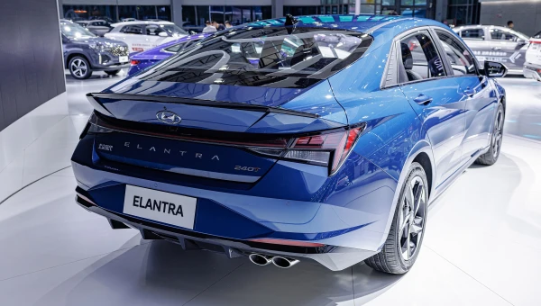 Корейский седан Hyundai Elantra можно купить в России за 2,6 млн рублей