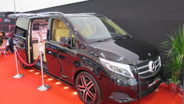 В продаже появился минивэн Mercedes-Benz V-Class