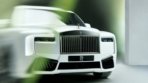 В Россию привезли 600-сильный Rolls-Royce Cullinan Black Badge