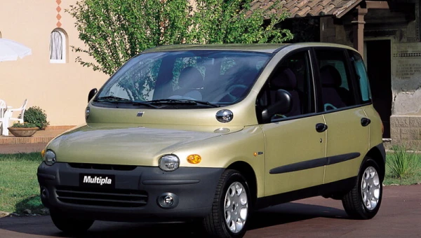 Неизвестный покупатель приобрел компактвэн Fiat Multipla в Европе