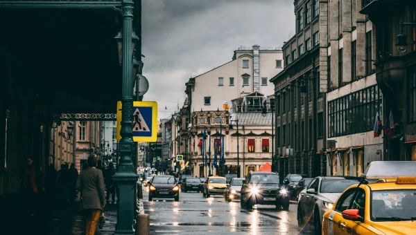 Электрокар или авто на бензине: какую машину дешевле содержать в Москве