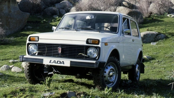 Lada Niva стала лучшим внедорожником в РФ за полмиллиона по версии «За рулем»