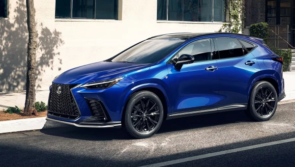 В Россию привезли новый кроссовер Lexus NX