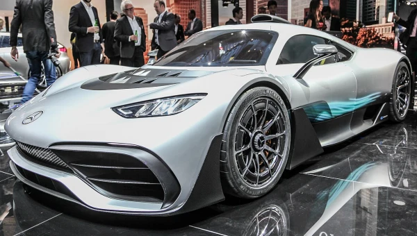 Гиперкар Mercedes-AMG One установил новый рекорд