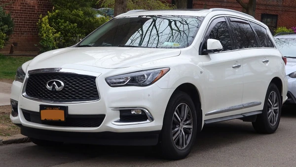 Внедорожник Infiniti QX60 2024 привезли в РФ за 10,8 млн рублей