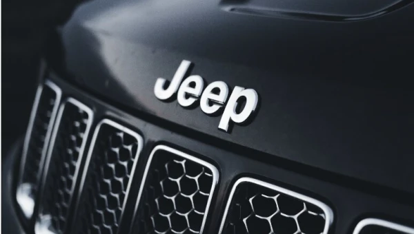 С производства сняли Jeep Grand Cherokee L с двигателем V8