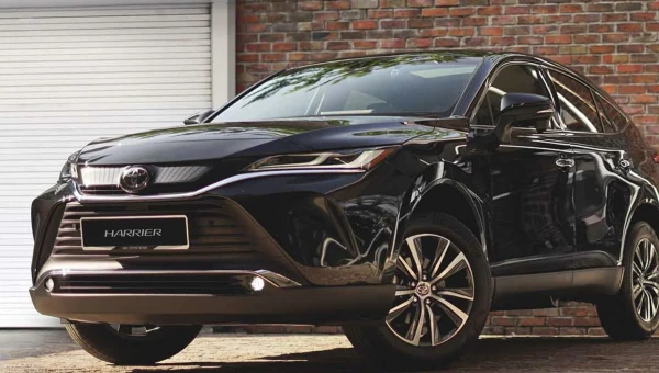 В России появился 171-сильный кроссовер Toyota Harrier