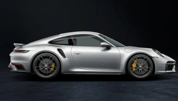 В России появился новый Porsche 911 Turbo S