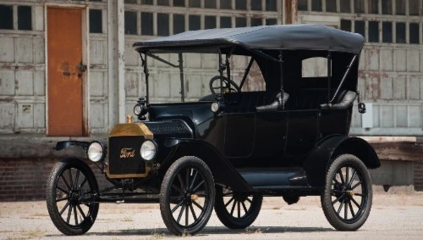 От Ford Model T до Chevrolet Corvette C1: на Авито продают легендарные ретро-кары