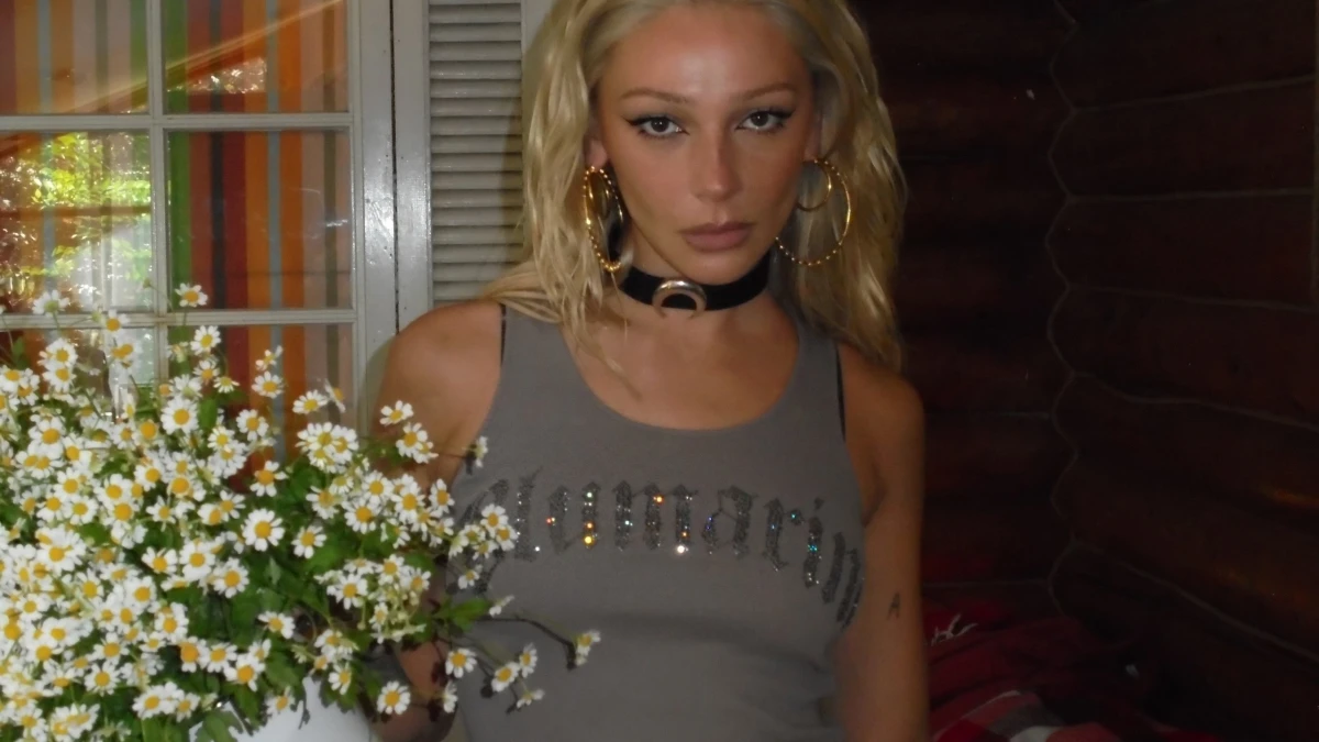 настя ивлеева мэрилин монро. годовая вечеринка ивлеевой фото. ивлеева в фильме монастырь. шоу насти ивлевой. вечеринка ивлеевой 2021.