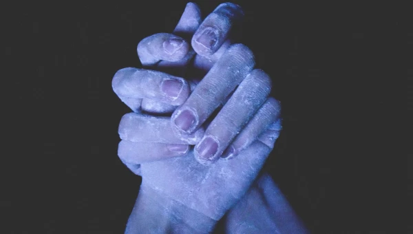 Вечно холодные руки могут говорить о серьезном заболевании