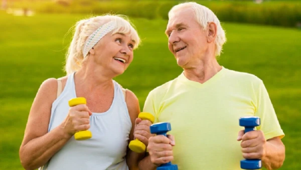 JAMA: Спорт слабо связан с улучшением когнитивных функций у пожилых