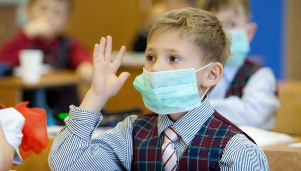 JAMA: Пандемия COVID ослабила систему развития и обучения у детей