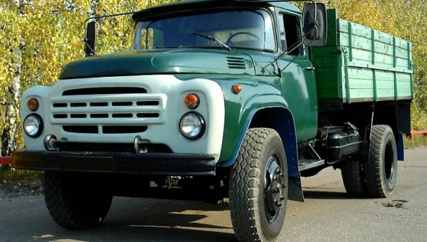 Эксперт «ЗР» перечислил особенности советского грузовика ЗИЛ-130