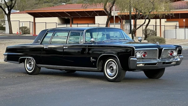 На аукцион выставлен президентский лимузин LBJ Imperial Crown 1964 года выпуска