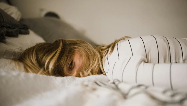 Европейские ученые выяснили, почему простуда вызывает подавленность и усталость