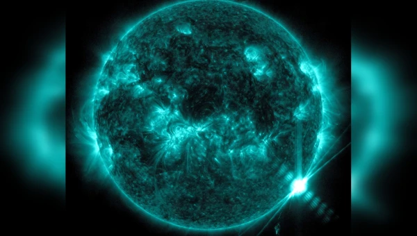 Обсерватория NASA зафиксировала мощную солнечную вспышку