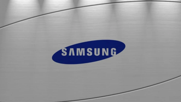 Samsung упростит ремонт будущих телефонов среднего класса