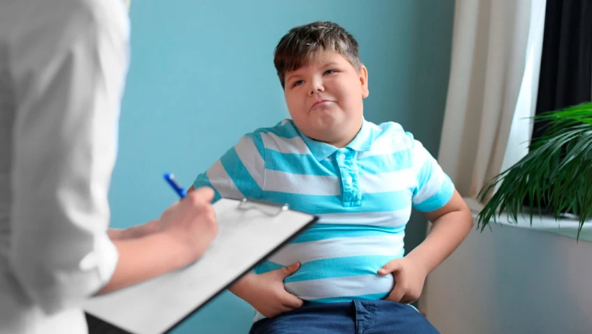 Сокращение времени сидячего пребывания в классе снижает ожирение у детей