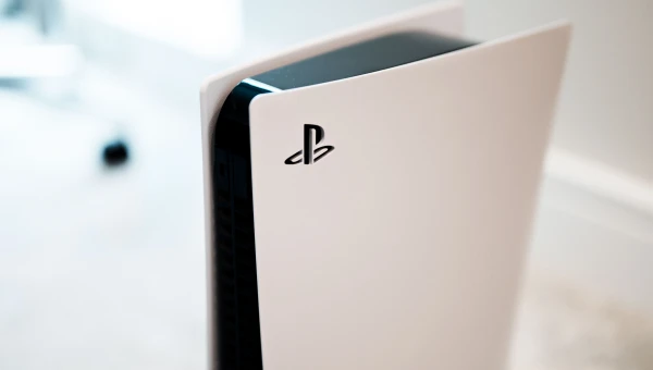 Sony анонсировала новые модели PlayStation 5 Slim со съемными дисководами