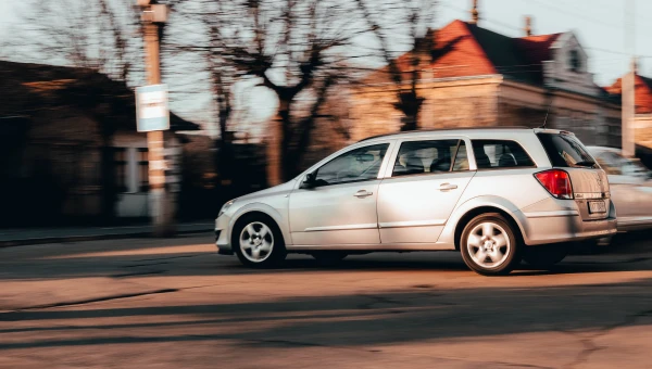 Автоэксперт Зиновьев рассказал, почему универсал Opel Astra H лучше кроссовера