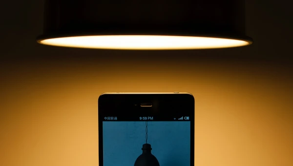 В Китае можно приобрести умный светильник Xiaomi с голосовым управлением