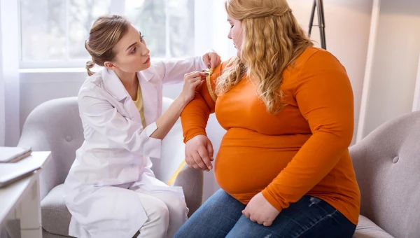 CMAJ: Лишний вес при беременности в четыре раза усиливает риск гибели плода