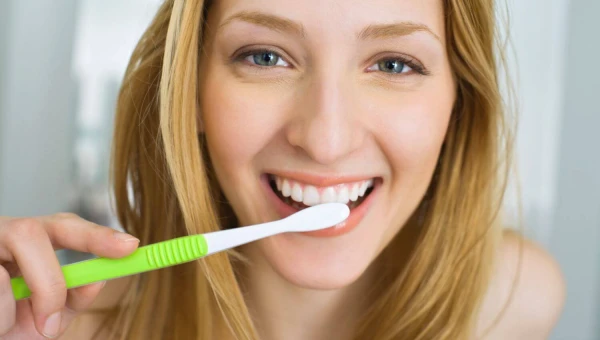 Стоматолог Маслова перечислила главные ошибки при чистке зубов
