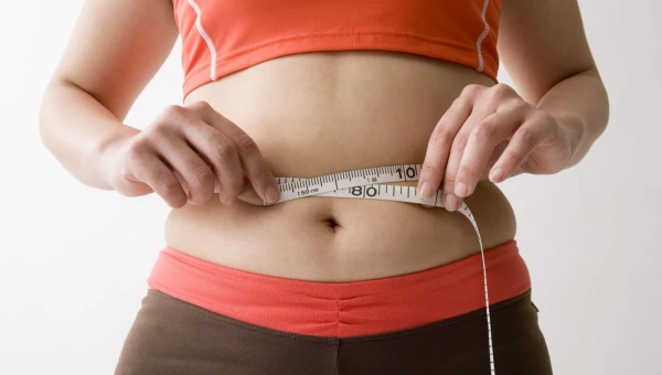 Эндокринолог Лоуден: Избавиться от жира на животе можно ускорив метаболизм