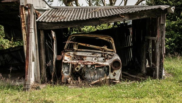 В Окленде за последние полгода обнаружено 14 тысяч брошенных авто