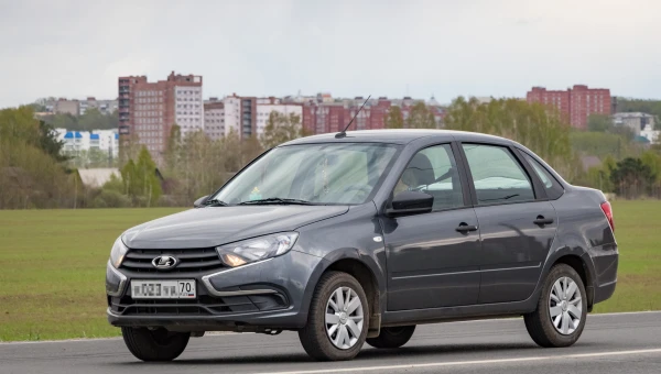 Авто Mail.ru: В РФ состоялся анонс запуска модели LADA Granta с вариатором