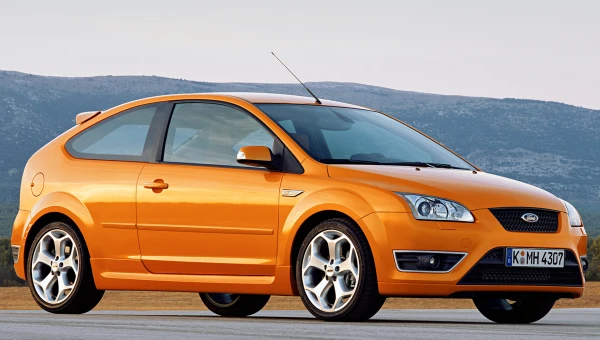 Эксперт Виноградов назвал Ford Focus II за 400 тыс. рублей надежным автомобилем