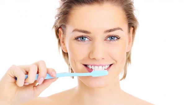 Стоматолог Дахкильгов: Избавляться от зубного налета следует каждые 12 часов