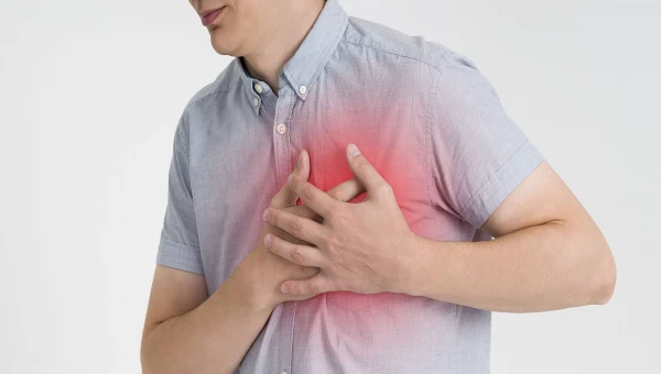 Терапевт Бурнацкая: Хронический кашель может быть связан с проблемами с сердцем