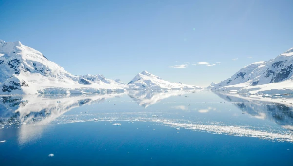 Разгадана природа огромной дыры в Антарктиде