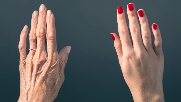 ИИ может обнаружить признаки старения по тыльной стороне руки