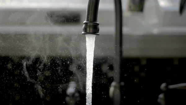 The Conversation: Жесткая вода может ухудшать состояние кожи и волос