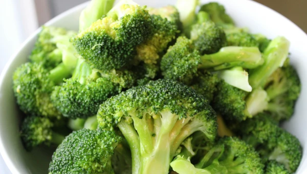 Nutrients: Употребление брокколи потенциально может снизить риск рака
