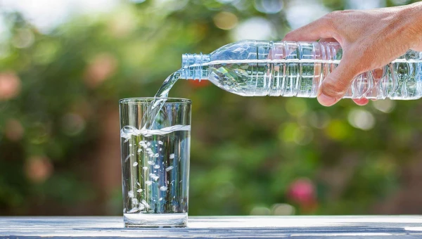 «LIFE»: Как выбирать воду и сколько стаканов в день нужно выпивать