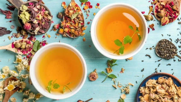 Диетолог Уиллнер предложила заменить сладкие газированные напитки травяным чаем