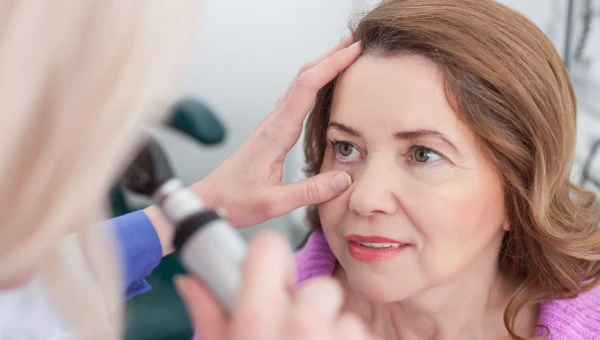 ENDO: Тепротумумаб облегчает болезни глаз, связанные с щитовидной железой