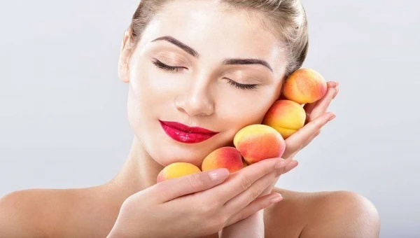 Эндокринолог Толмасова: Употребление абрикосов улучшает цвет и упругость кожи