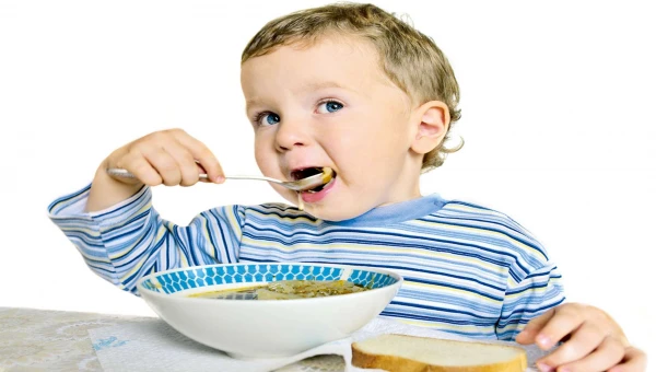 Врач Рахимова: Ребенок может подавиться при приеме пищи