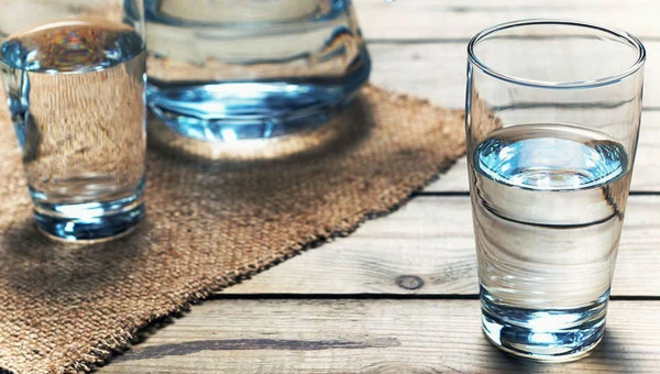 Нутрициолог Тарасова рассказала, как правильно пить воду в жару