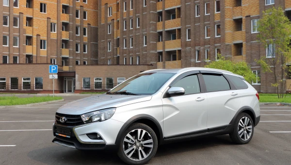 Quto: Цена Lada Vesta за три года выросла до 1 459 900 рублей