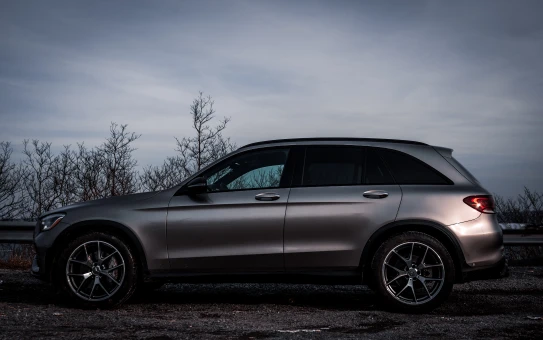 Компания Mercedes-AMG представила свой новый спортивный внедорожник GLC 43 4MATIC