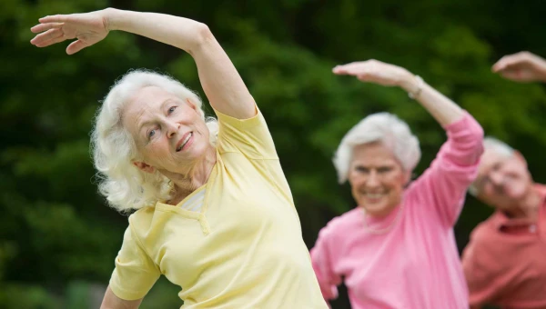 JAMA: Здоровый образ жизни приносит пользу даже тем, кому за 80