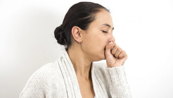 Хронический кашель может быть симптомом рака щитовидной железы