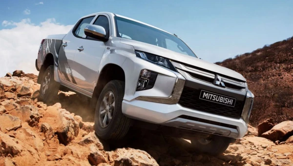 В России появилась более дорогая версия Mitsubishi L200 шестого поколения